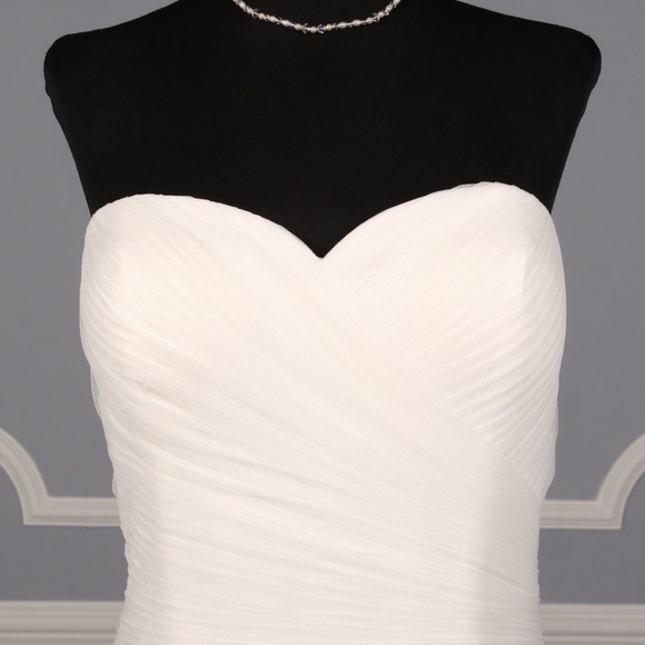 Pronovias Mildred Wedding Dress, Size 14 - Picture 2 of 8